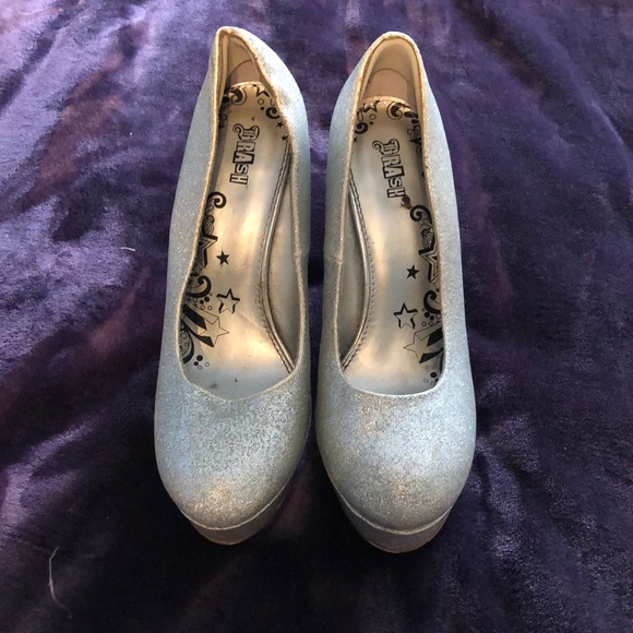 High heels - Picture 2 of 2